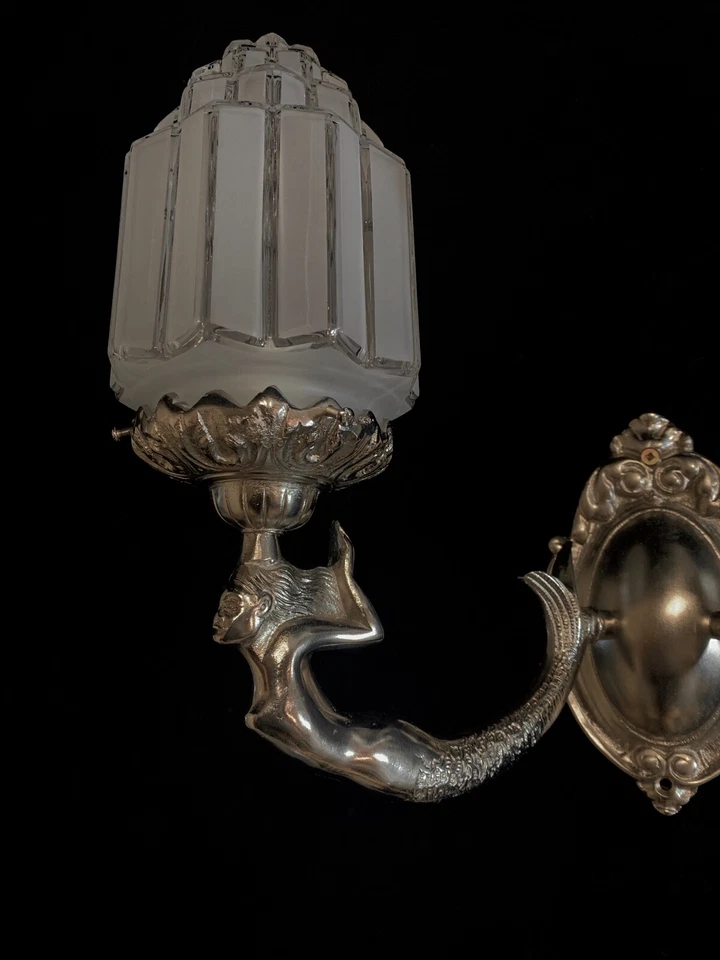 Par de luces de pared plateadas Art Deco de bronce con ESCULTURAS DE SIRENA hechas a mano Foto 2 de 4