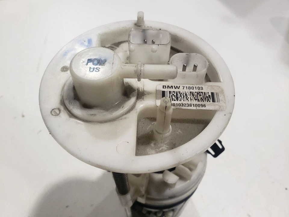 Топливный насос в сборе - 2012 BMW X6M E71 S63 4,4 л - 08-19 OEM 7180103 - Изображение 2 из 4