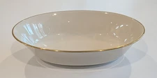 Lenox Hayworth - 9.5" Serving Bowl - Ivory w Gold Trim