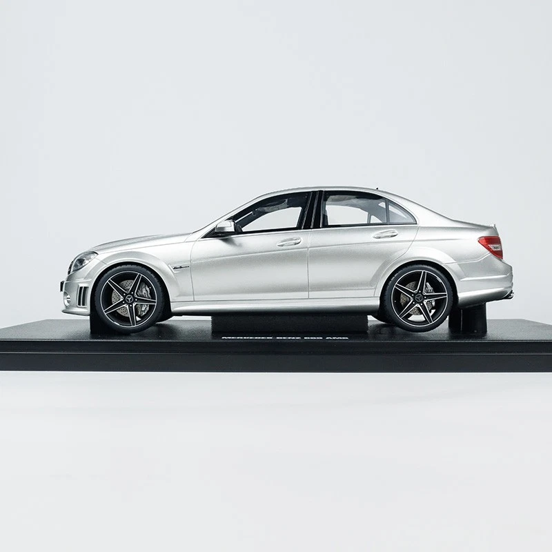 Coche GT Spirit 1:18 Mercedes Benz C63 AMG Resina Modelo GT462 Colección Foto 2 de 4