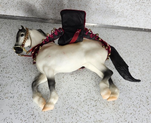 Retired Breyer Christmas Holiday Horse #700499 Jack Frost Grey Friesian 1999 - Picture 5 of 13