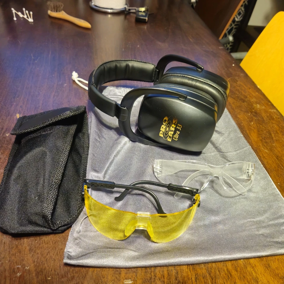 Pro Ears Ultra Pro 33 Black Earmuffs Hearing Protection With Glasses - Image 2 of 3