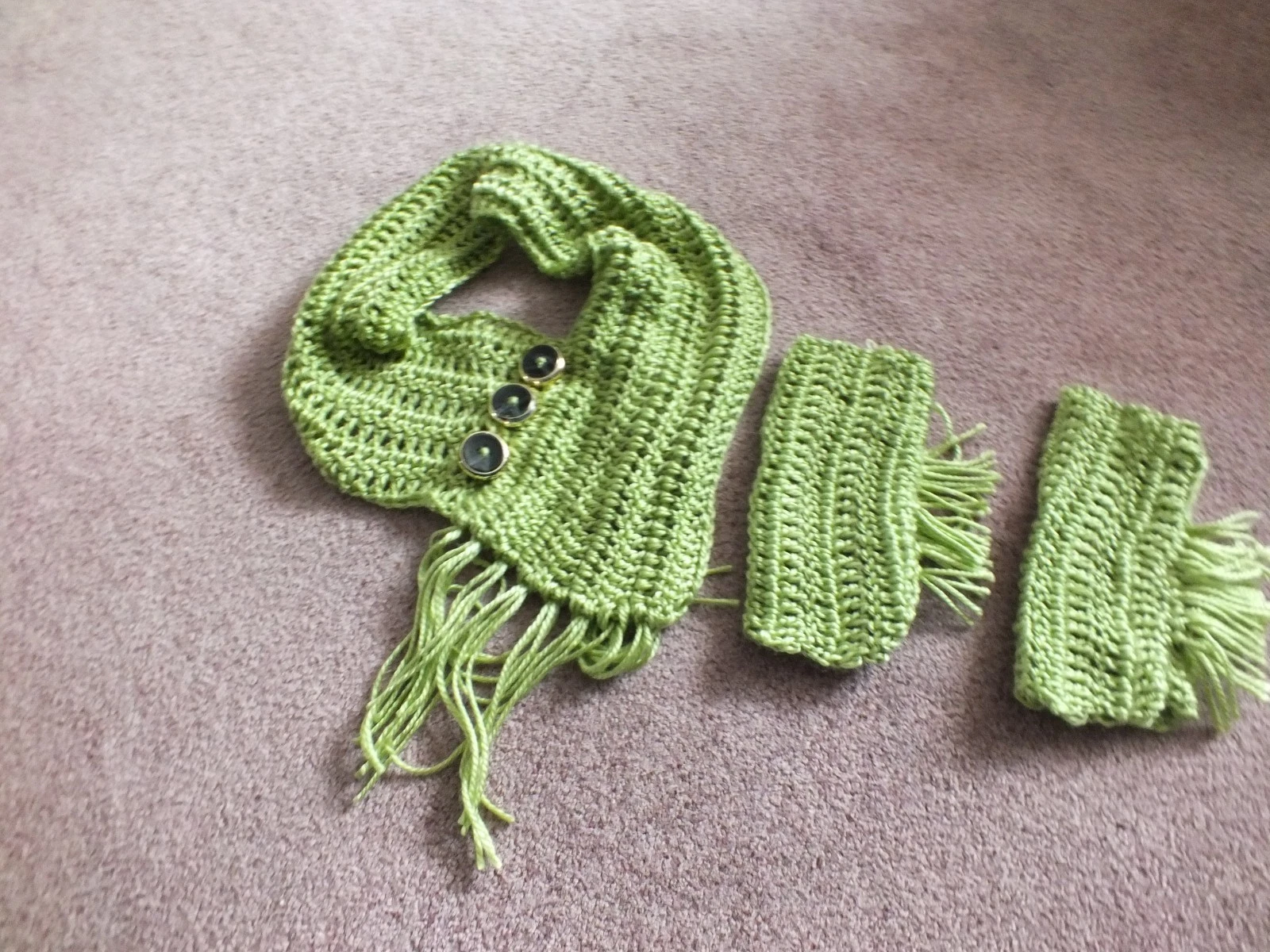 Beautiful New Handmade Crochet Set Neck Warmer Scarf Handwarmers Olive Buttons