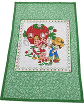 Strawberry Shortcake  Huckleberry Pie Quilt w/Green 44" x 25" VTG wall hanging