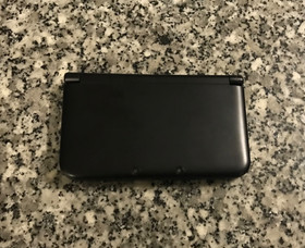 Nintendo 3DS XL Black Handheld Console NTSC Wi-Fi 4GB with Replacement Charger