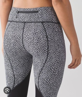 LULULEMON Pace Rival Black White Scatter Star Crop Leggings Size 4