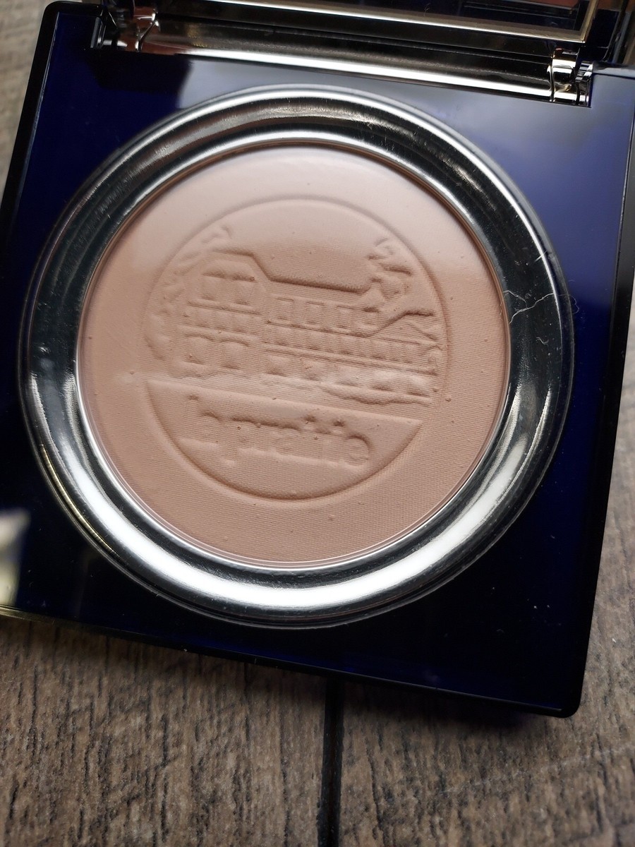 La Prairie Skin Caviar Powder Foundation PETALE NC 05 Full