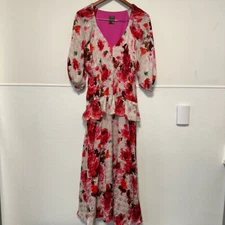 Women's Taylor Floral Dress Size Unspecified/See pics for measurement/Pink White