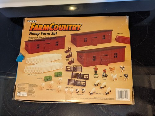 ERTL Farm Country Sheep Farm Set 84 Pieces COMPLETE in Box 1995 Vintage Plastic - Picture 2 of 3