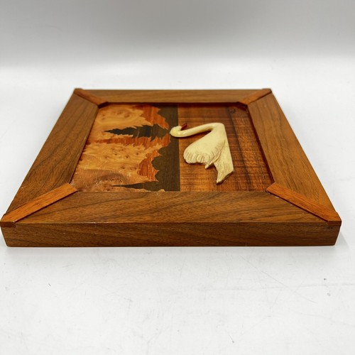 Robert W Johnson Signed Wood Marquetry Inlay Swan Hanging 1980's Art Vintage - Picture 8 of 12