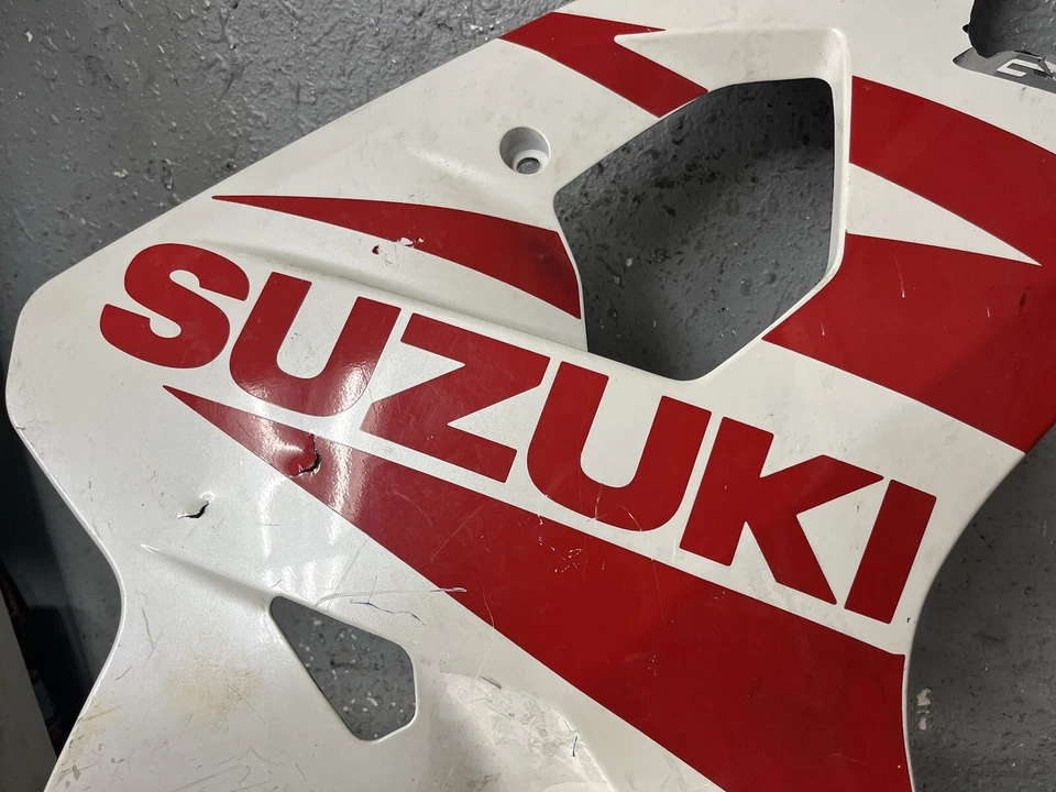 2004-2005 SUZUKI GSXR 600 GSXR 750 OEM RIGHT SIDE FAIRING DAMAGE - Изображение 3 из 4