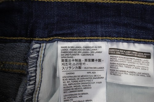 NWT Levi’s Women’s High Rise Cutoff Jean Shorts Size 4 (W27) Dark Blue - Picture 5 of 7