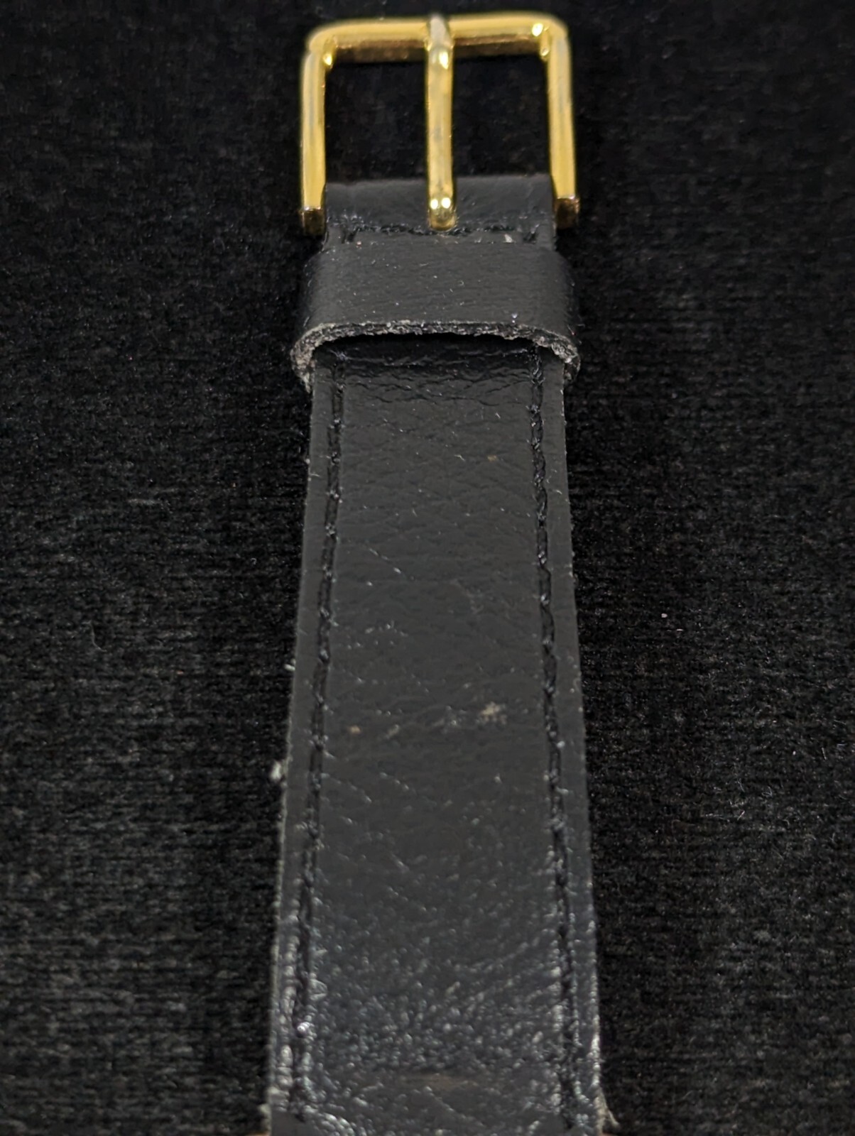 The Metropolitan Musuem Of Art MMA Purple Dial Gold Tone Case Black Band Watch