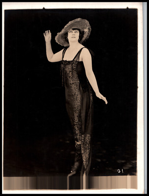 Unknow Actress (1920s)   Stylish Glamorous Pose - Original Vintage Photo K 2