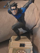 DIAMOND SELECT TOYS DC Gallery Nightwing Comic Statue Not in Box Mint Sold Out
