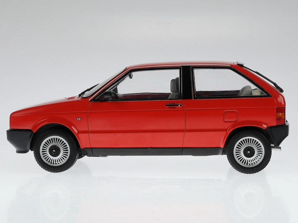 Seat Ibiza 1984 red diecast modelcar Salvat 1:24 - Image 3 of 4