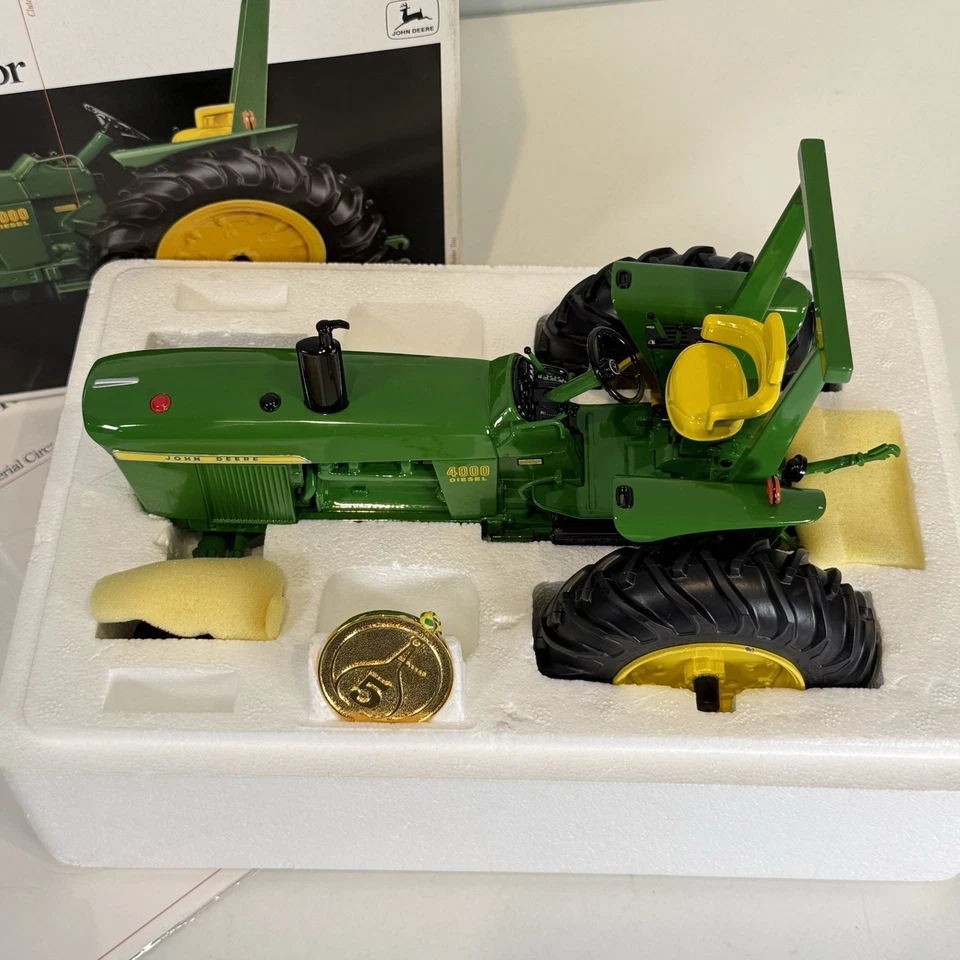 ERTL 5684 John Deere 4000 Tractor Precision Series #5 NIB - Image 2 of 4