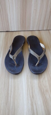   Sサイズ OLUKAI WOMEN'S HIONA LEATHER FLIP FLOP BEACH SANDAL sz 7 BRONZE