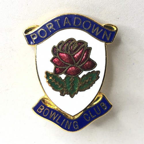 Portadown Bowling Club Enamel Badge 31 x 25 mm - Picture 3 of 3