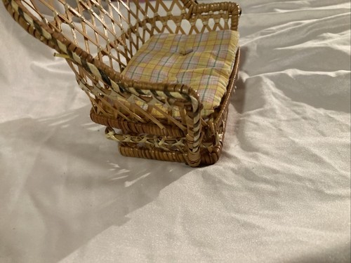 Wicker Doll Bench With Yellow Cushion - Picture 17 of 23