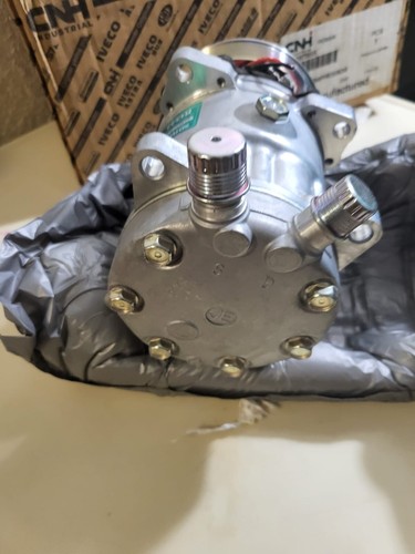 GENUINE CNH NEW HOLLAND REMANUFACTURED A/C COMPRESSOR 87709786R / SANDEN SD7H15 - Picture 8 of 11