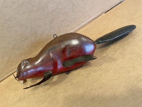 Antique Folk Art large Carved Beaver Lure with Articulating Tail - Picture 10 of 10