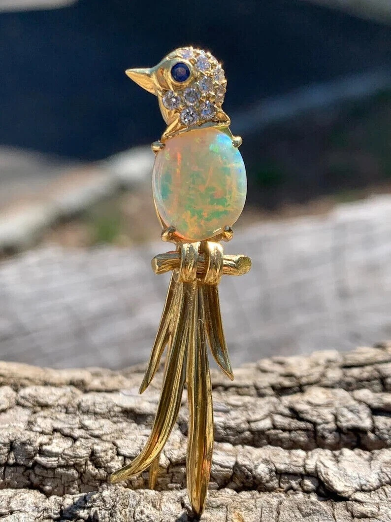 Court brooch hot sale