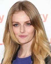 SEXY LYDIA HEARST 8x10 PHOTO *