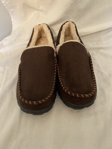 V Men’s Sz 10 Faux Fleece Lined Brown Slippers/Moccasins Slip On Rubber Soles - Picture 2 of 8