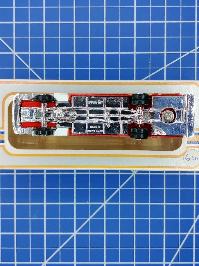 Model Power Fire Fighters 7767-1 HO Diecast Aerial tower ladder/bucket truck - Image 2 of 4