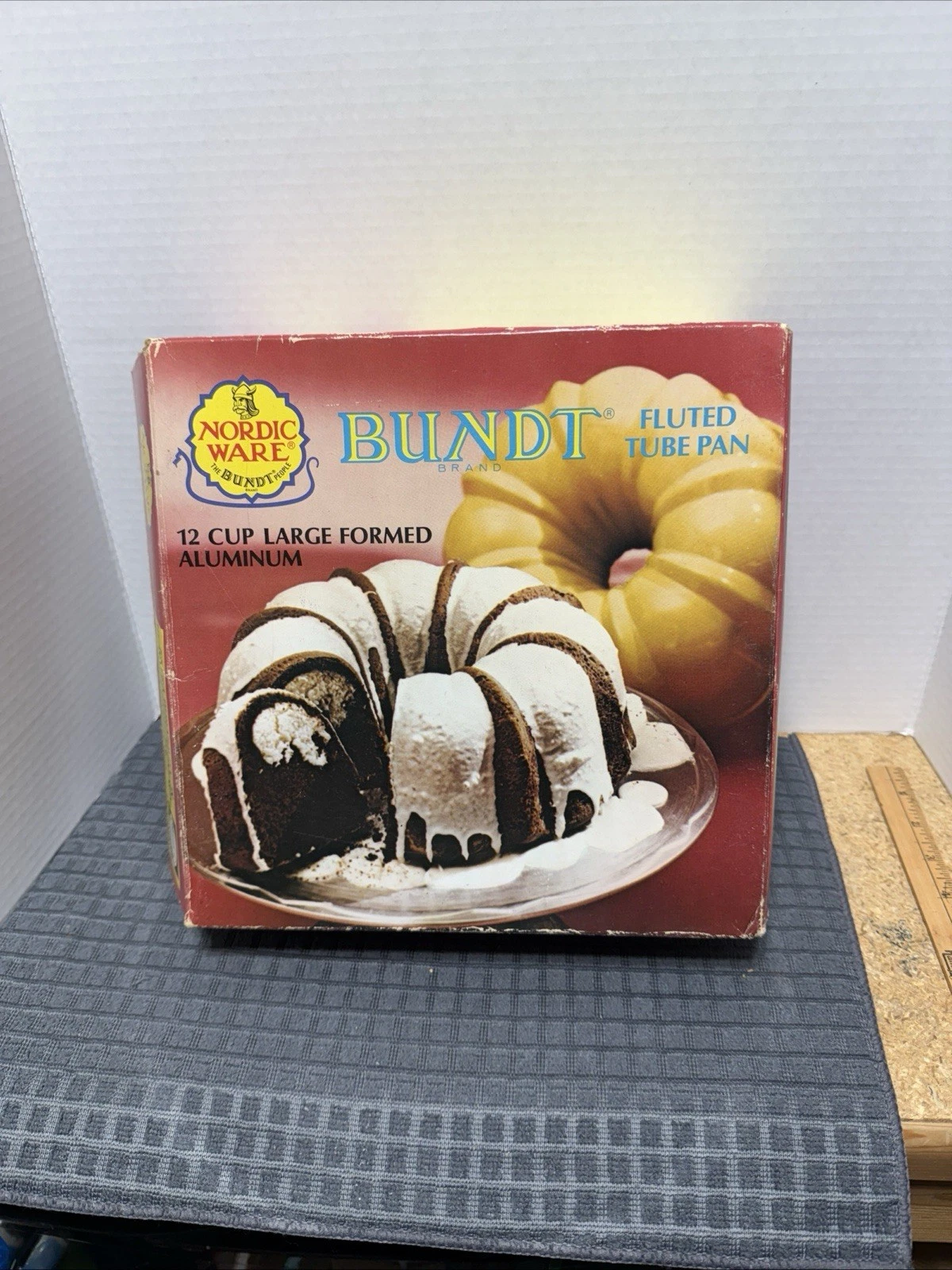 NEW Nordicware Bundt Cake Pan With Original Box (open) And Papers Clean VTG