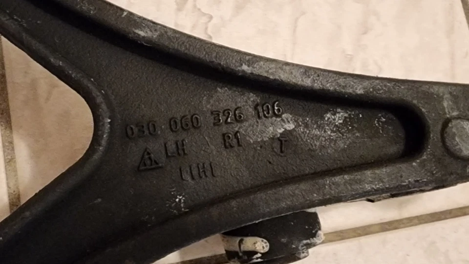 OEM MOPAR 2012-2023 CHRYSLER 300 AWD BRAZO DE CONTROL INFERIOR DELANTERO DERECHO E IZQUIERDO Foto 3 de 4