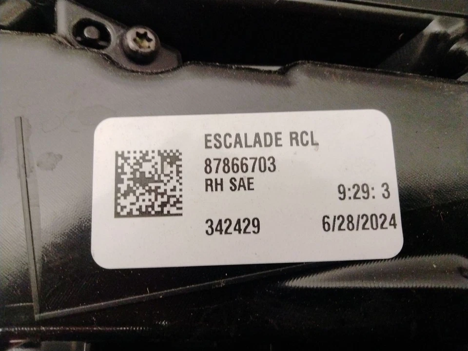 2024 Cadillac Escalade ESV Passenger Right Tail Light 3060911 - Image 4 of 4