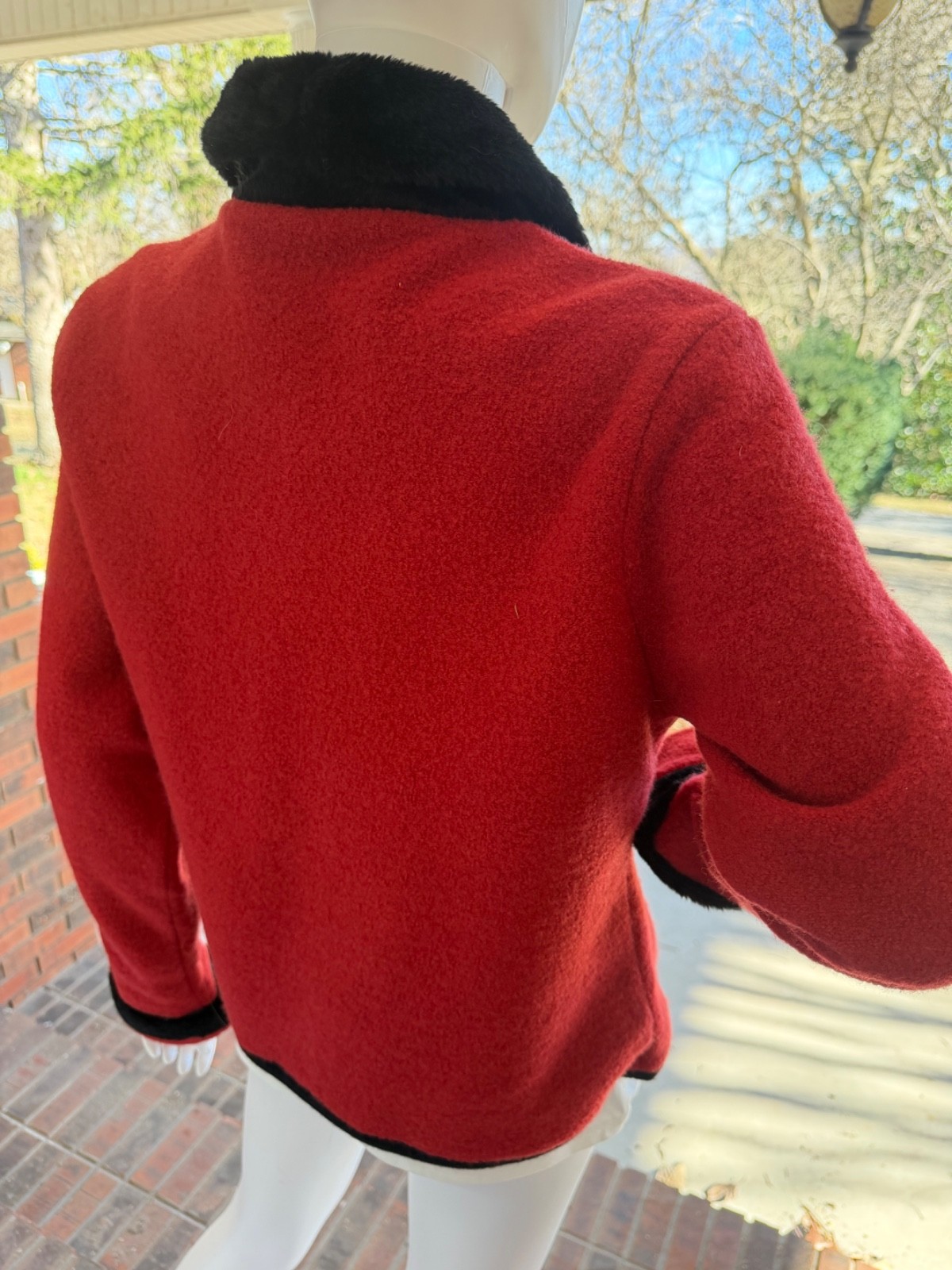 CARSON SIZE MEDIUM Red Wool Covered Button Up Emb… - image 5