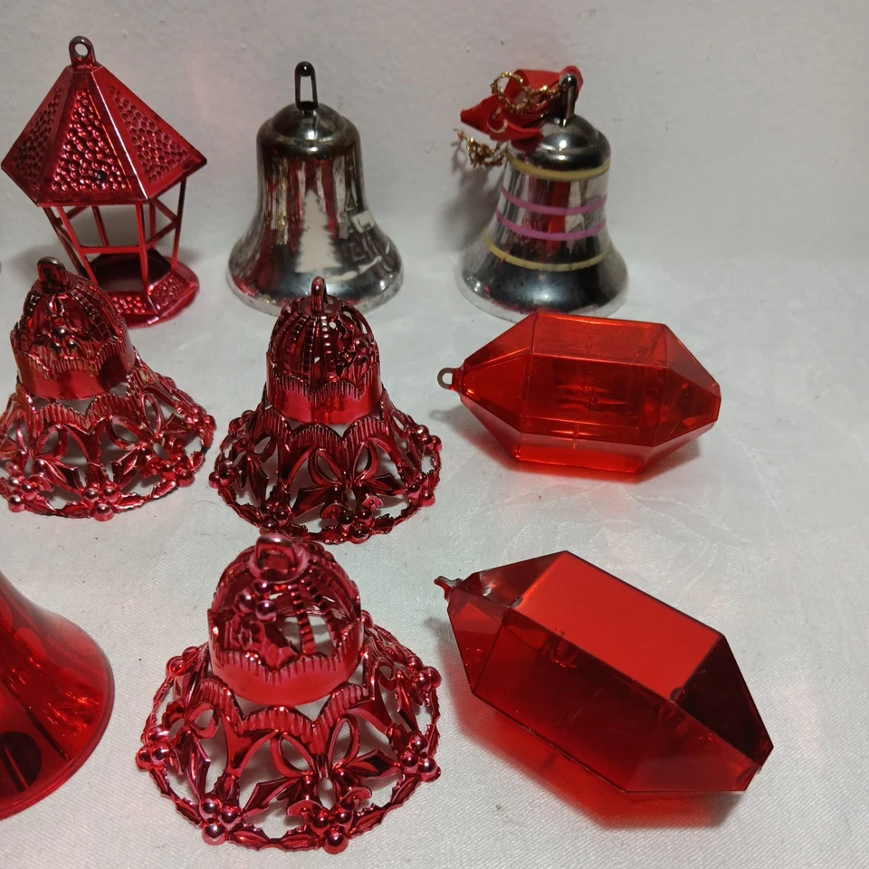 12 Vtg. Unbreakable MCM Filigree Bell & More Plastic Christmas Ornaments 1950's - Image 4 of 4