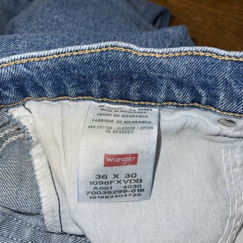 MENS WRANGLER 1096FXVDB REGULAR FIT STRETCH JEANS SIZE 36 X 30 Medium