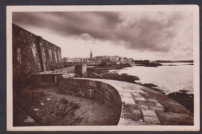VINTAGE RPPC POSTKARTE SAINT MALO, THE NATIONAL FORT, BRETAGNE, FRANKREICH