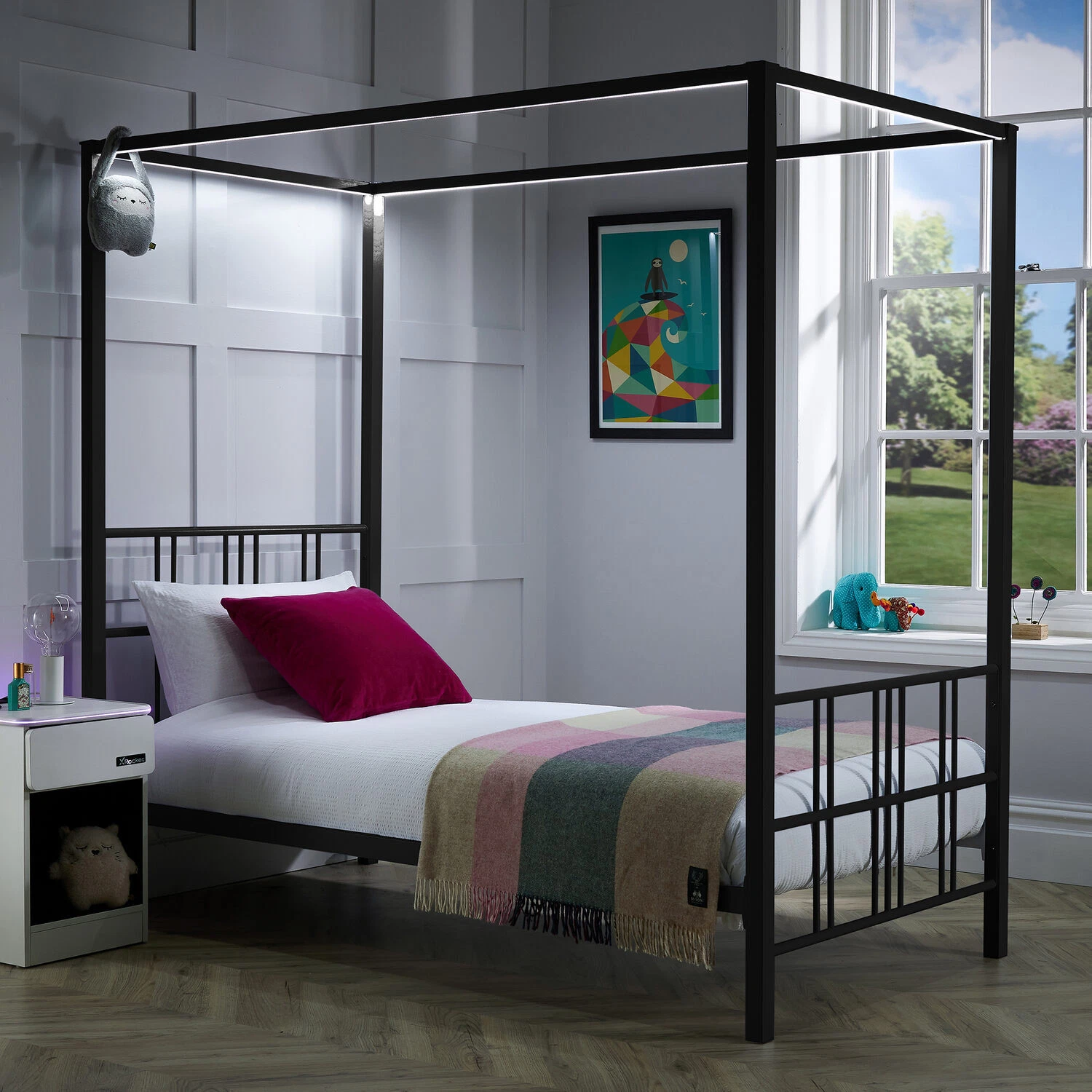 XR LIVING FERN FOUR POSTER BED - BLACK