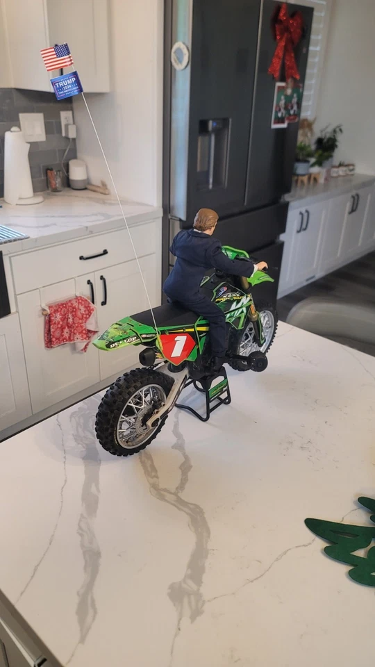 losi promoto mx CUSTOM "Freestyle Trump" Wheelie Trump right out of the box! - Image 2 of 4