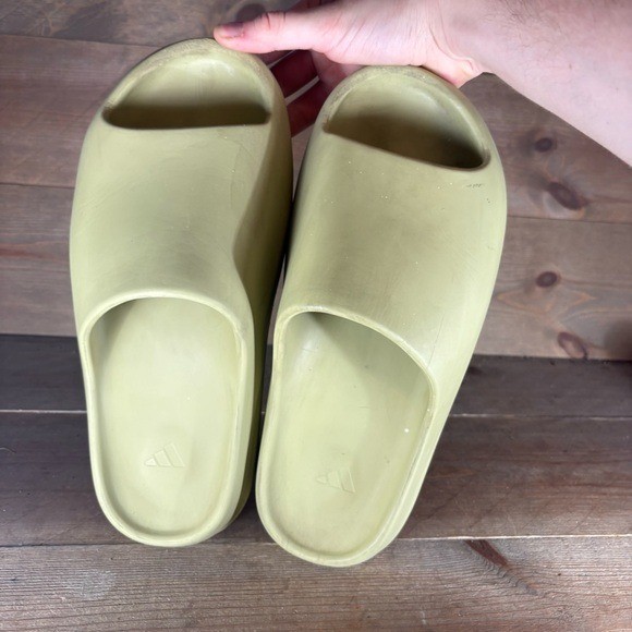 Adidas Yeezy Slides Men\'s Size US 11 Resin Green Comfort Casual Slip-On Sandal adidas Yeezy Slide Resin 2021 Green Slip On Sandal GZ5551  main image 4