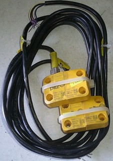 2 Stück Pilz magnetischer Sicherheitssensor/Sensor/Schalter Nr. 524120 mit Kabel