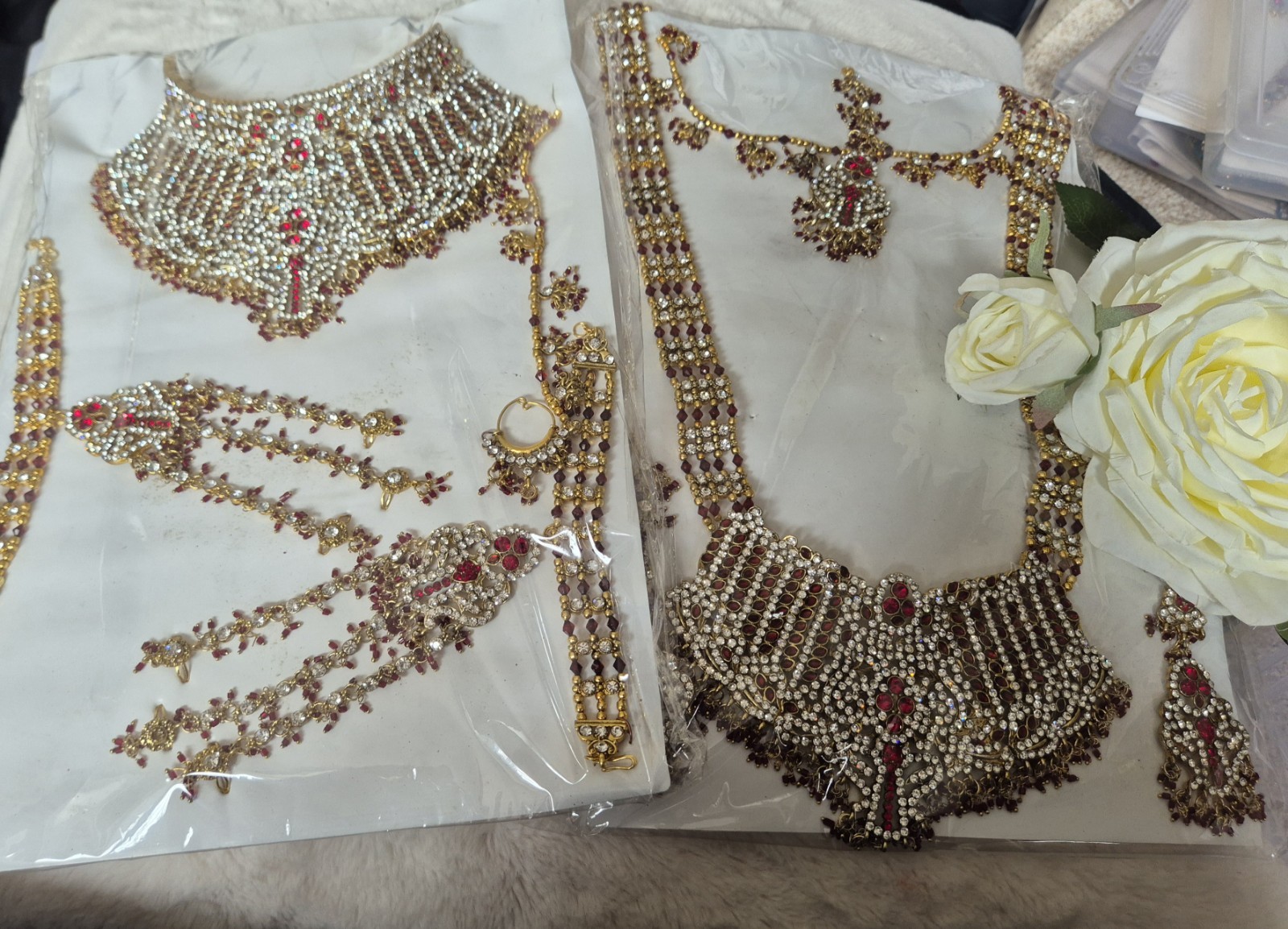 Hermoso conjunto de bisutería de oro rojo indio de 7 piezas pendientes collar nupcial