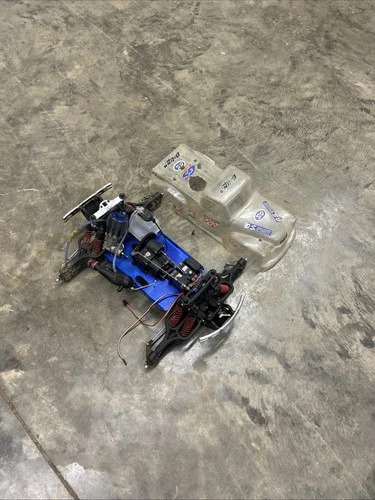 traxxas t maxx 3.3 for Parts Or Repair 