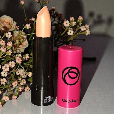 Oriflame OnColour Matte Lippenstift Nude Beige halbmatt Nude farbig  Samt Cremig