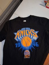 New York Knicks NBA T-Shirt Medium Black Graphic Tee 1946 Established Basketball