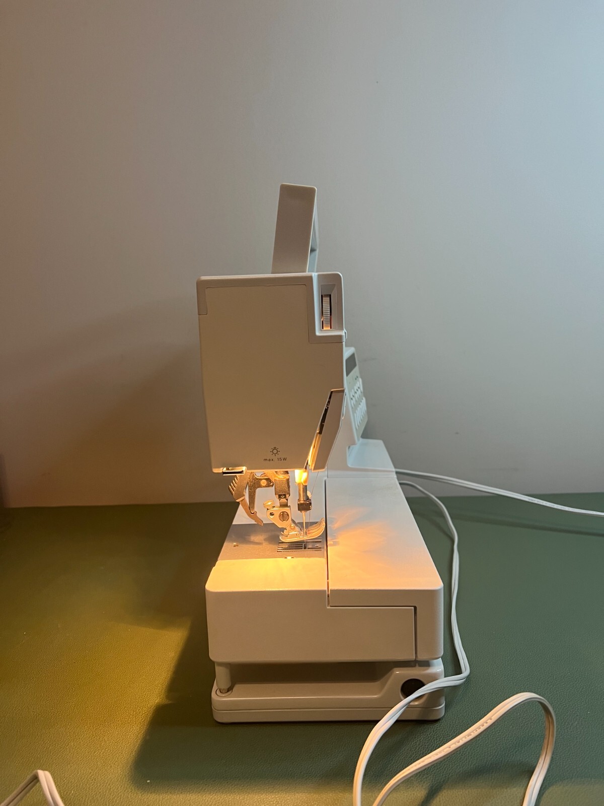 Pfaff Creative 1473 CD Sewing Machine Dual Feed Embroidery 177 Built In