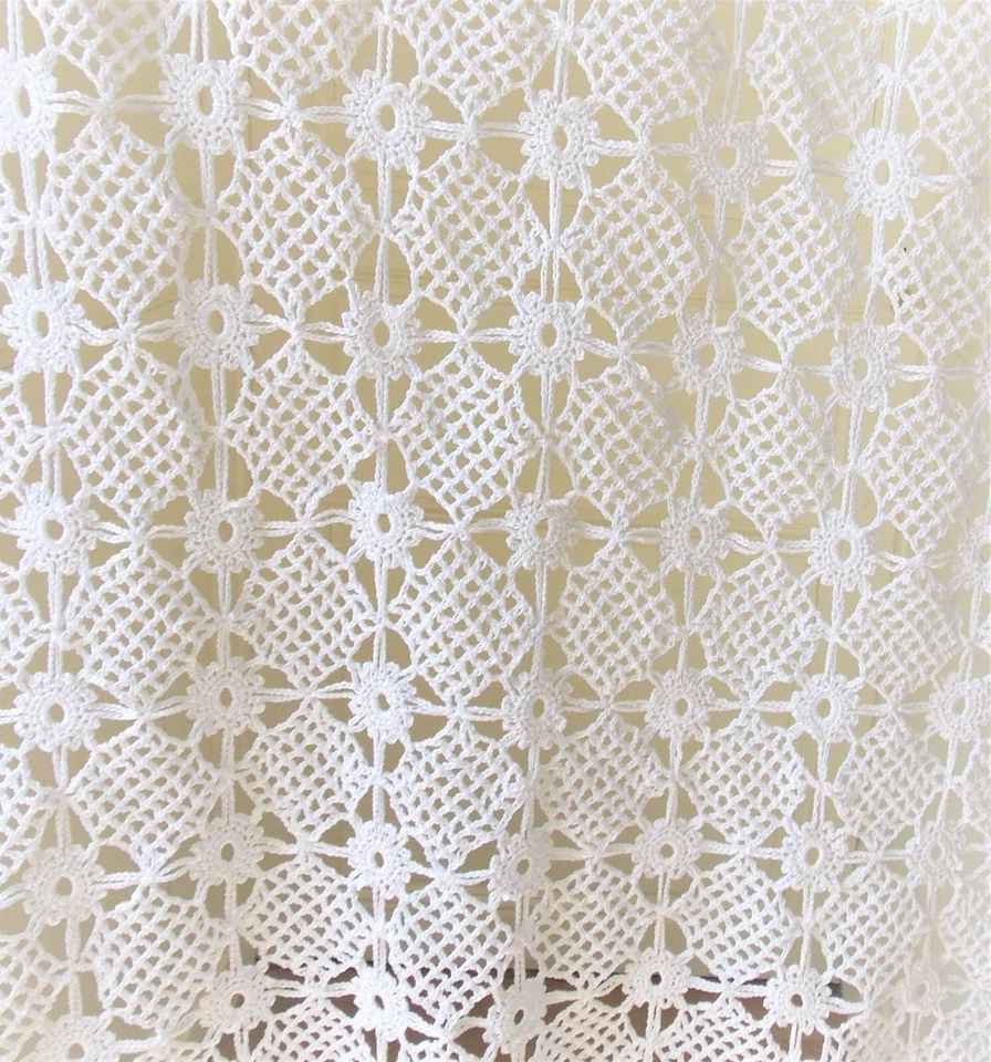 RIDEAU CROCHET MAIN ARTIISANAT FRANCAIS LUDMILA  POMPONS SUR MESURE SUR COMMANDE - Photo 2/4