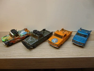4 Voitures miniatures MAJORETTE DODGE SAFARI + EQUIPEMENT + MILITAIRE - Photo 1/4
