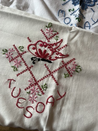 Vintage Day Of The Week Tablecloths 4 Hand Stitched Butterfly Tablecloth’s MTWS - Picture 11 of 11