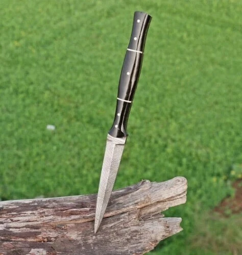 Daga de caza de acero Damasco hecha a mano personalizada hoja fija cuchillo de doble filo Foto 2 de 4